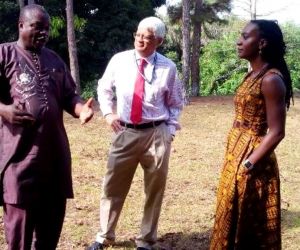 usaid mission director in liberia dr anthony chan and lgsa deputy chief of mission ms lauren dees erickson being briefed by mr jeremiah karmo director 